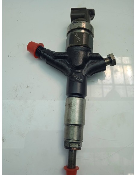 Recambio de inyector para subaru forester s12 2.0 diesel cat referencia OEM IAM 16613AA020 DENSO 