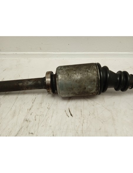 Recambio de transmision delantera derecha para opel vivaro 2002 1.9 d di referencia OEM IAM 4409208  