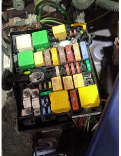 Recambio de caja reles / fusibles para citroën c4 picasso attraction referencia OEM IAM 9804848580  
