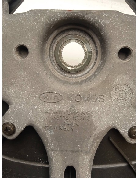 Recambio de volante para kia rio 1.4 cat referencia OEM IAM 561201G300  