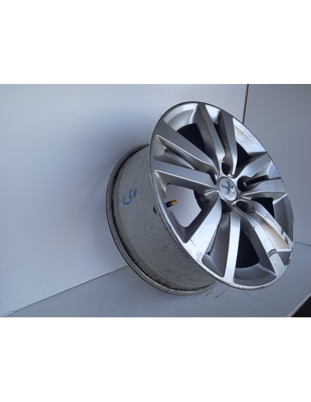 Recambio de llanta para peugeot 308 active referencia OEM IAM 9677989577  