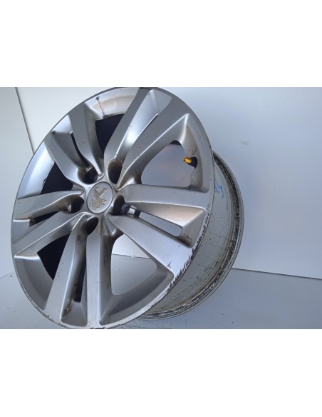 Recambio de llanta para peugeot 308 active referencia OEM IAM 9677989577  