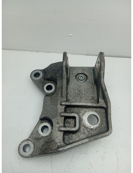 Recambio de soporte motor derecho para jaguar e-pace se referencia OEM IAM GJ326P096  