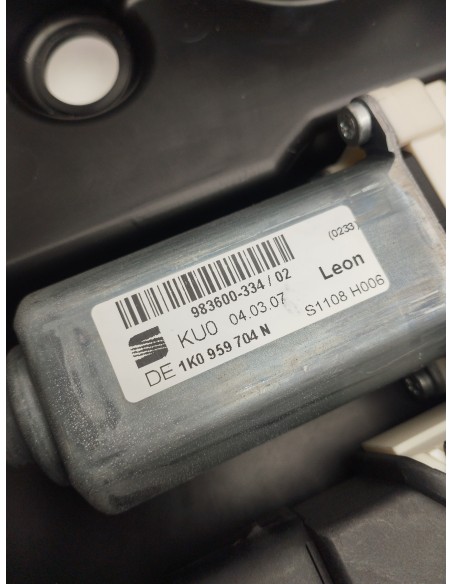 Recambio de elevalunas trasero derecho para seat leon (1p1) 1.9 tdi referencia OEM IAM 1K0959704N  