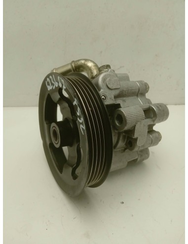 Recambio de bomba direccion para toyota avensis berlina (t25) 2.0 d-cat referencia OEM IAM   