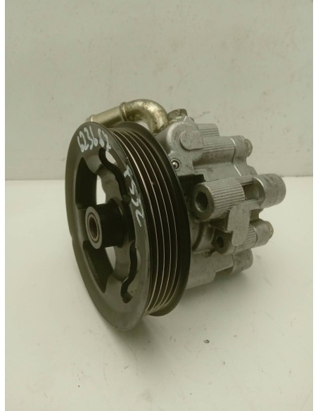 Recambio de bomba direccion para toyota avensis berlina (t25) 2.0 d-cat referencia OEM IAM   
