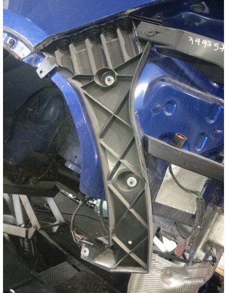 Recambio de plastico para jaguar e-pace se referencia OEM IAM   
