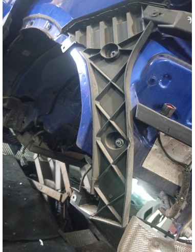 Recambio de plastico para jaguar e-pace se referencia OEM IAM   
