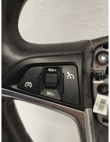 Recambio de volante para opel insignia berlina cosmo referencia OEM IAM 913400  
