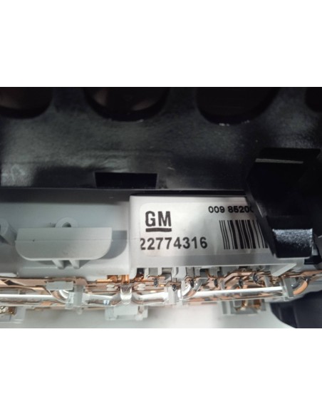Recambio de luz interior para opel astra j lim. 2.0 16v cdti referencia OEM IAM 22774316  
