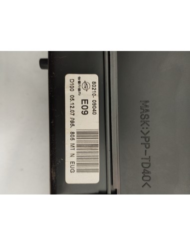 Recambio de cuadro instrumentos para ssangyong kyron 2.0 referencia OEM IAM 8021009040  
