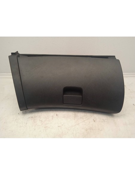 Recambio de guantera para kia cee´d 1.4 cat referencia OEM IAM 847601H050  