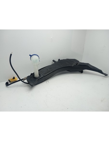 Recambio de deposito limpia para peugeot 308 gt pack referencia OEM IAM 9819955680  