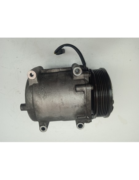 Recambio de compresor aire acondicionado para ford fiesta (cb1) titanium referencia OEM IAM 8V5119D629DF  