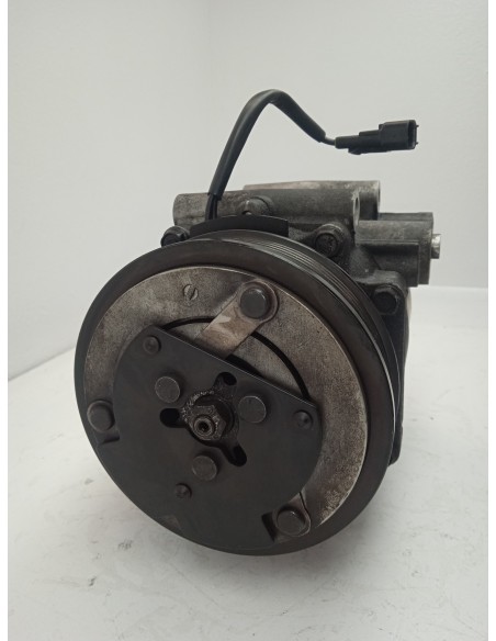 Recambio de compresor aire acondicionado para ford fiesta (cb1) titanium referencia OEM IAM 8V5119D629DF  
