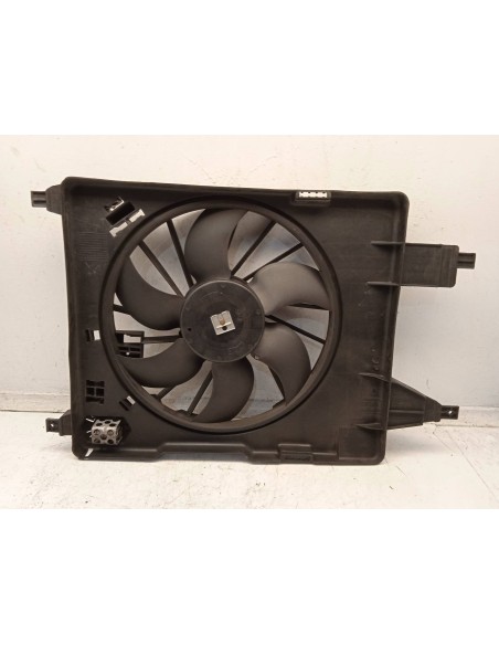 Recambio de electroventilador para renault scenic ii referencia OEM IAM 8200151465A  