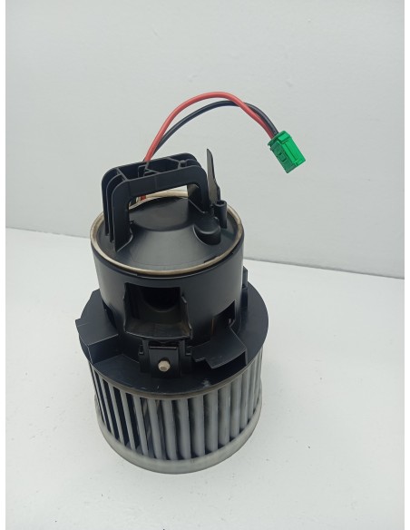 Recambio de motor calefaccion para peugeot 308 gt pack referencia OEM IAM DB271001  