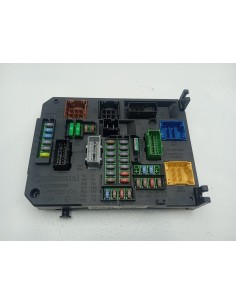 Recambio de caja reles / fusibles para peugeot 308 gt pack referencia OEM IAM 9806687880 MODULO BSI 