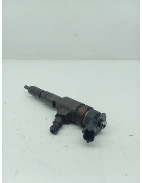 Recambio de inyector para peugeot 207 urban referencia OEM IAM 0445110252  