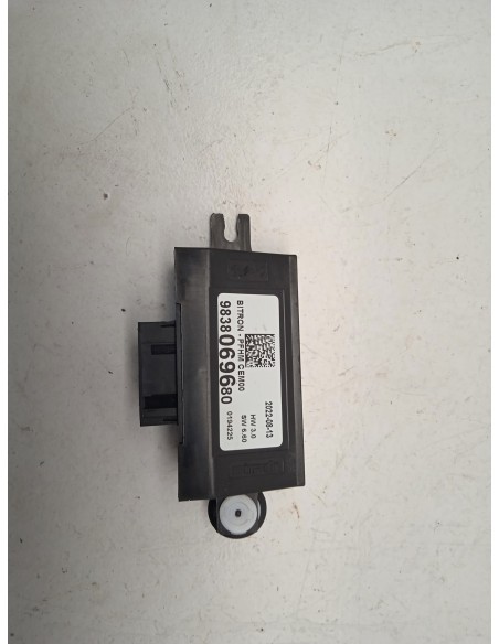 Recambio de modulo electronico para ds 3 crossback so chic referencia OEM IAM 9838069680  