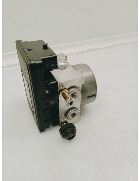 Recambio de abs para hyundai i10 1.0 cat referencia OEM IAM 58900B4800  