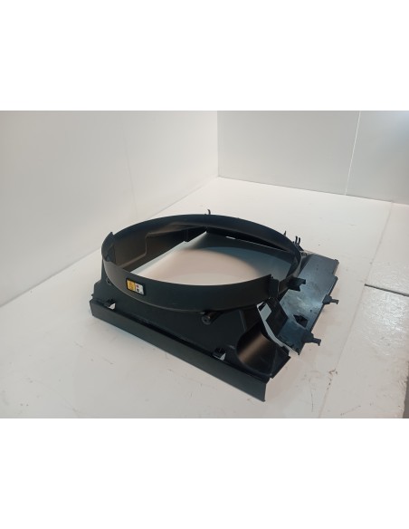 Recambio de plastico para land rover range rover sport v6 td s referencia OEM IAM PGK500230  