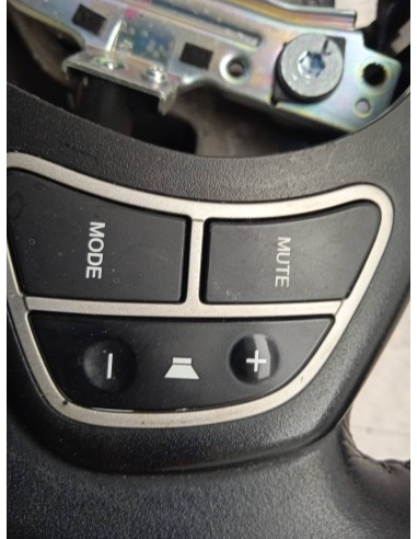 Recambio de volante para kia cee´d 1.6 cat referencia OEM IAM 561101H170EQ CON MANDOS 