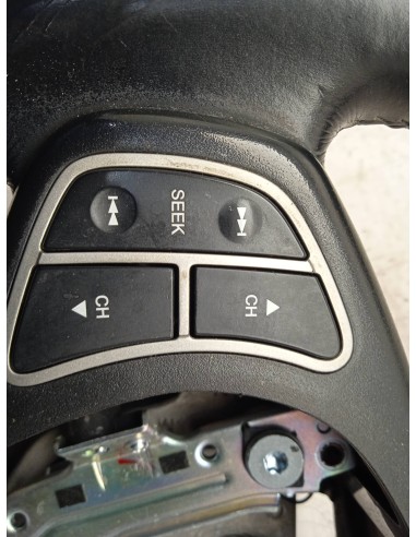 Recambio de volante para kia cee´d 1.6 cat referencia OEM IAM 561101H170EQ CON MANDOS 