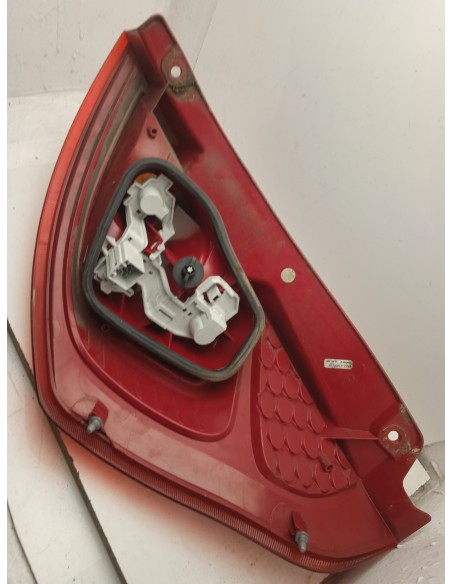 Recambio de piloto trasero izquierdo para ford fiesta (cb1) 1.6 tdci cat referencia OEM IAM 8A6113405A  