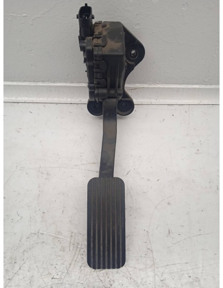 Recambio de potenciometro pedal para kia cee´d 1.4 cat referencia OEM IAM 327002R300  