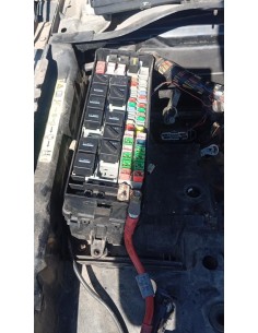 Recambio de caja reles / fusibles para land rover range rover sport v6 td s referencia OEM IAM 301047600  