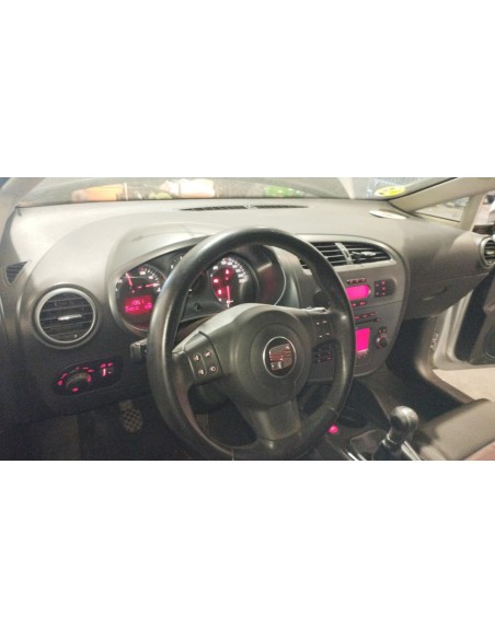 Recambio de salpicadero para seat leon (1p1) 1.9 tdi referencia OEM IAM 1P1857003D  