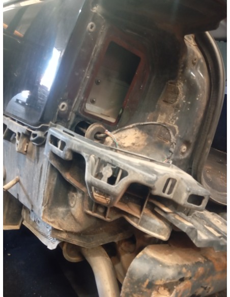 Recambio de plastico para land rover range rover sport v6 td s referencia OEM IAM  IZQ 