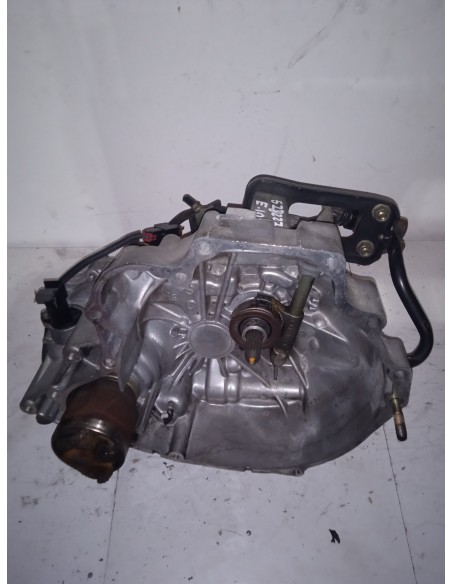 Recambio de caja cambios para nissan almera (n15) 2.0 diesel referencia OEM IAM 3040057J08  
