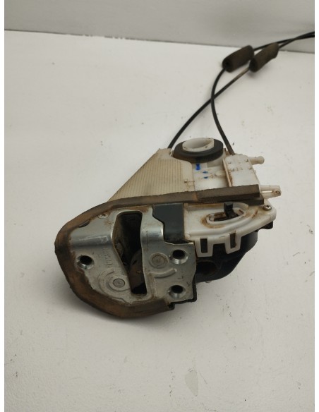 Recambio de cerradura puerta trasera izquierda para subaru xv executive referencia OEM IAM 61035FJ012  