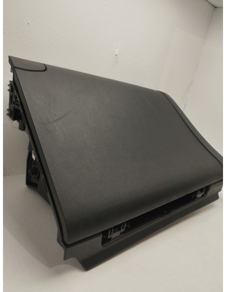 Recambio de guantera para kia carens ( ) emotion referencia OEM IAM 84760A4000  