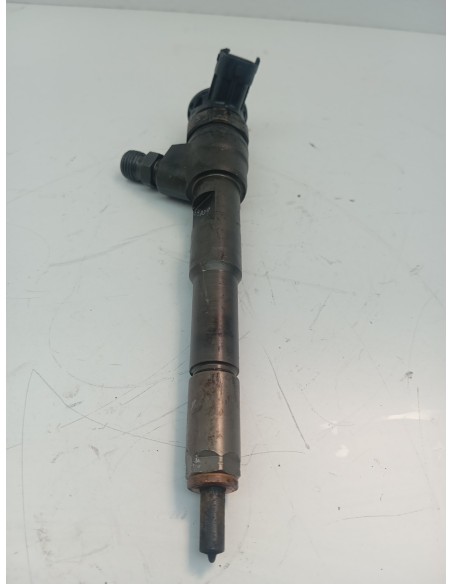 Recambio de inyector para renault clio iv dynamique referencia OEM IAM H8201108033  