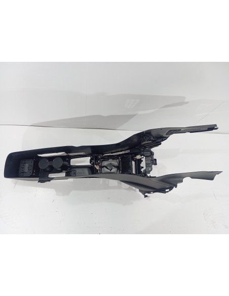 Recambio de consola central para mazda 2 lim. () luxury referencia OEM IAM DA6C64421  