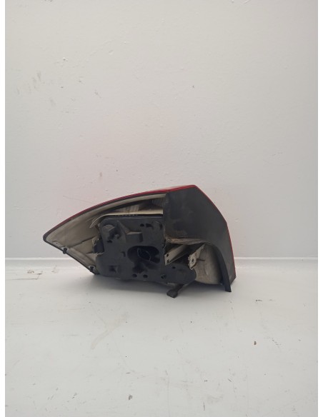 Recambio de piloto trasero derecho para audi a4 berlina (8e) 1.9 tdi referencia OEM IAM 8E0945096  