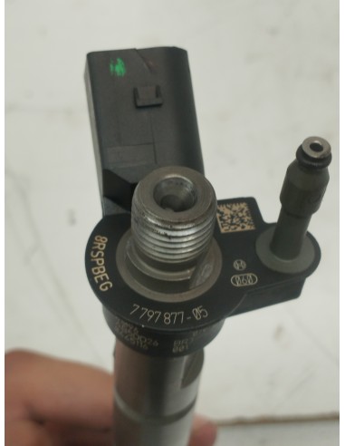 Recambio de inyector para bmw serie 1 coupe (e82) 120d referencia OEM IAM 779787705  