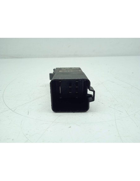 Recambio de caja precalentamiento para skoda yeti edition outdoor referencia OEM IAM 038907281D  