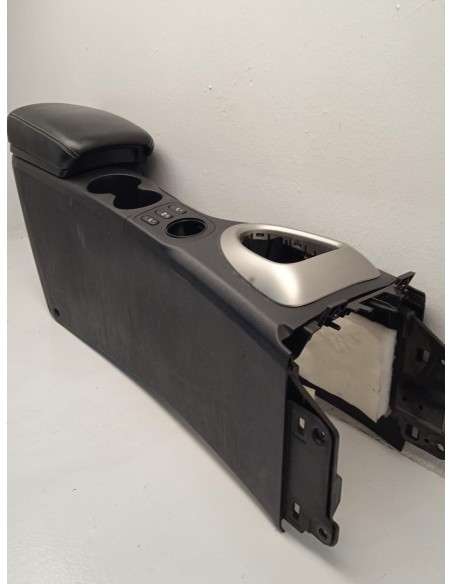 Recambio de apoyabrazos central para nissan qashqai (j10) acenta referencia OEM IAM 96910BR12A  