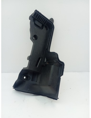 Recambio de plastico para land rover range rover sport v6 td s referencia OEM IAM DWM500051  