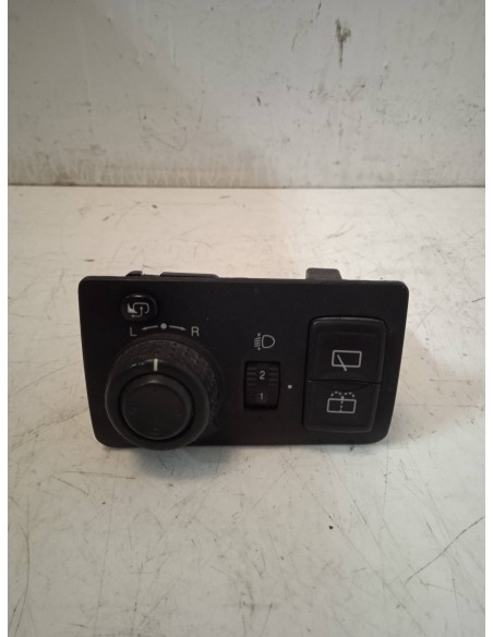Recambio de mando retrovisor para ssangyong rexton referencia OEM IAM  BOTON RETRO ABATIBLE 