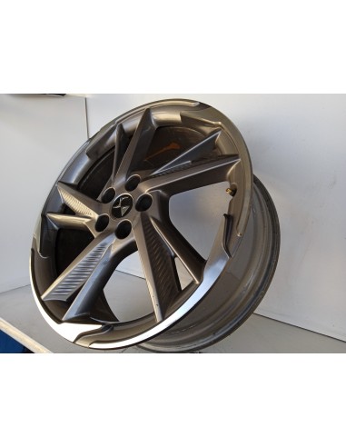 Recambio de llanta para ds 7 crossback e-tense 4x4 so chic referencia OEM IAM 9817501377  
