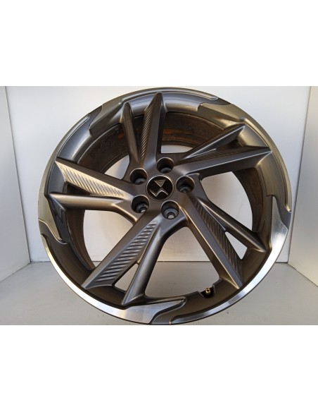 Recambio de llanta para ds 7 crossback e-tense 4x4 so chic referencia OEM IAM 9817501377  
