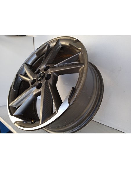 Recambio de llanta para ds 7 crossback e-tense 4x4 so chic referencia OEM IAM 9817501377  