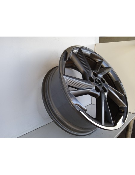 Recambio de llanta para ds 7 crossback e-tense 4x4 so chic referencia OEM IAM 9817501377  