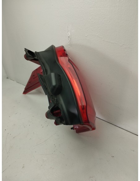 Recambio de piloto trasero derecho para peugeot 5008 sport pack referencia OEM IAM 9672666680  