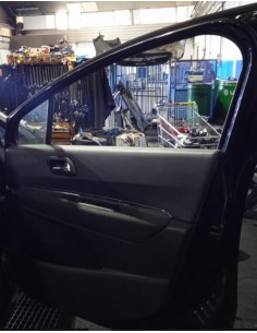 Recambio de puerta delantera derecha para peugeot 5008 sport pack referencia OEM IAM 9004AV COLOR NEGRO  2